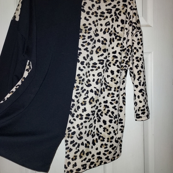Womens leopard print absolutely famous shirt - Picture 4 of 7